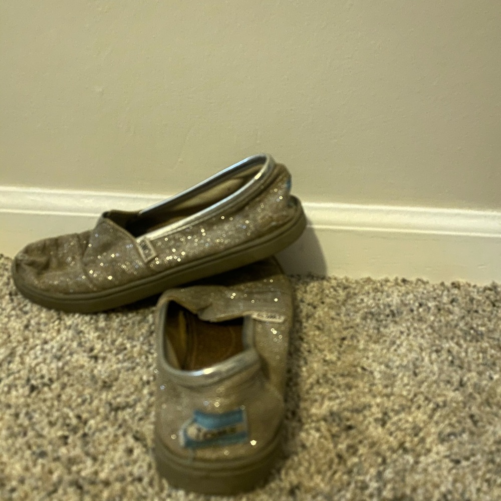 Toms shoes